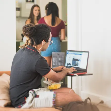 אכסניה Wot Patio Social