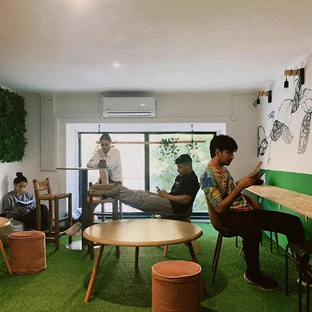 Wot Patio Social אכסניה *