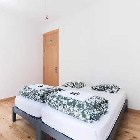 אכסניה Wot Patio Social *