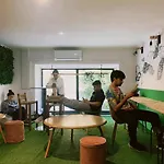 Wot Patio Social 호스텔 *
