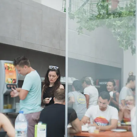 Hub Patio *
