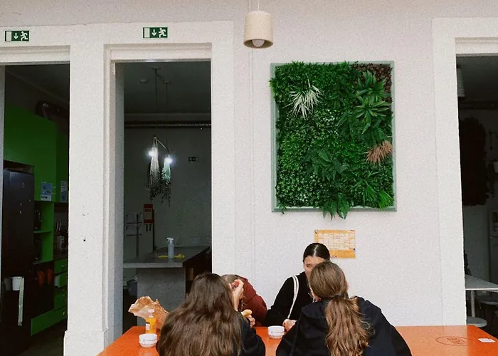 Hostel Wot Patio Social *