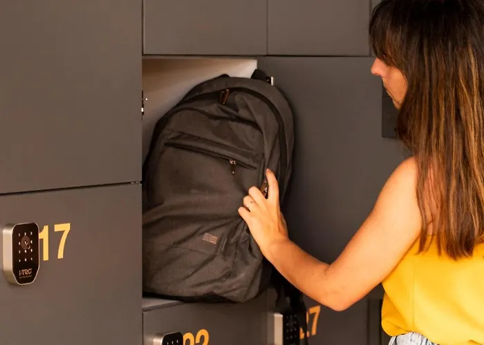 Hostel Wot Patio Social *