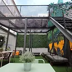 Wot Patio Social Ostello *