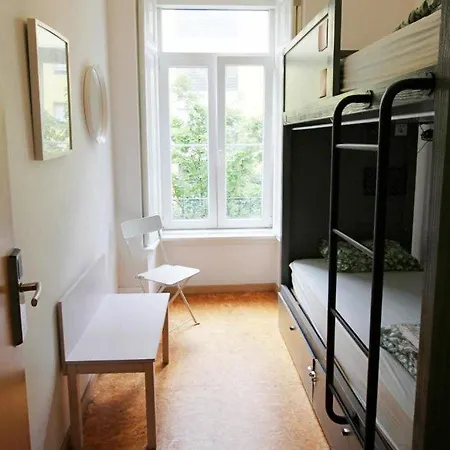 Hostal Wot Patio Social Lisboa