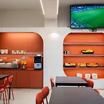 Wot Patio Social Hostel Lisbon